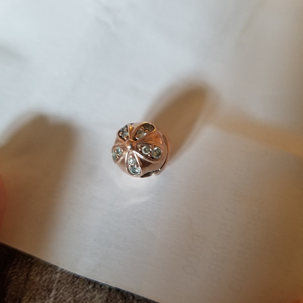 PANDORA Dazzling Daisy Rose Clip